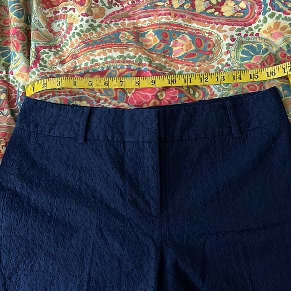 Talbots 100% Cotton Fully Lined Navy Blue Eyelet Chino short size 8 - Picture 7 of 8